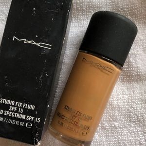 MAC studio fix fluid spf 15 shade NW40